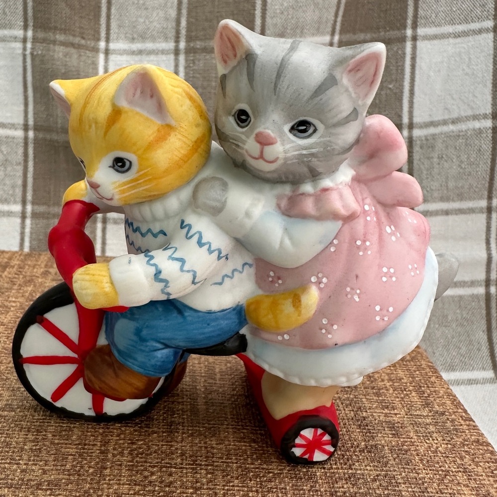 Adorable Vintage  Cats On A Tricycle Figurine 1988 “Kitty Cucumber”